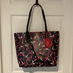 Kate Spade Large Reversible Tote + Detachable Wristlet